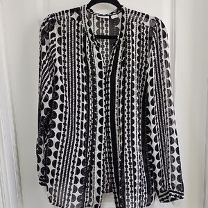 Liz Claiborne Black and White Graphic Long Sleeve Blouse